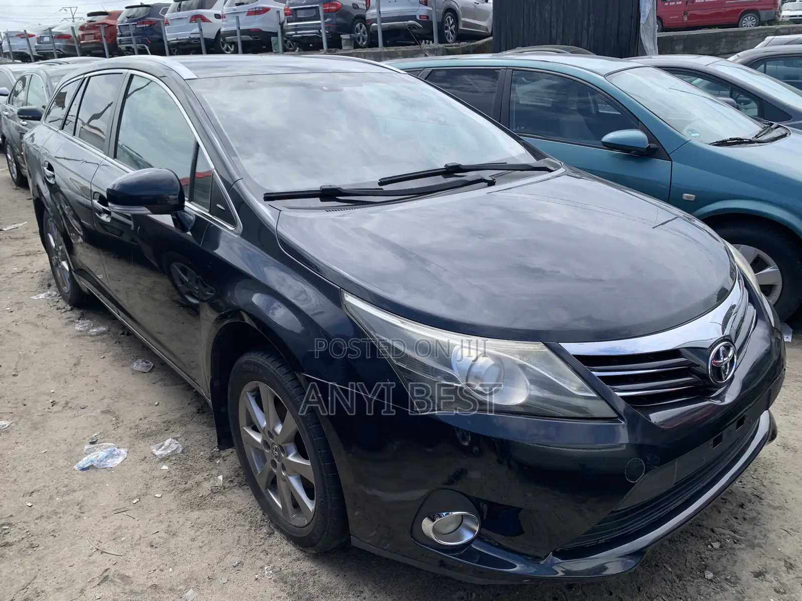 Toyota Avensis 2010 Black