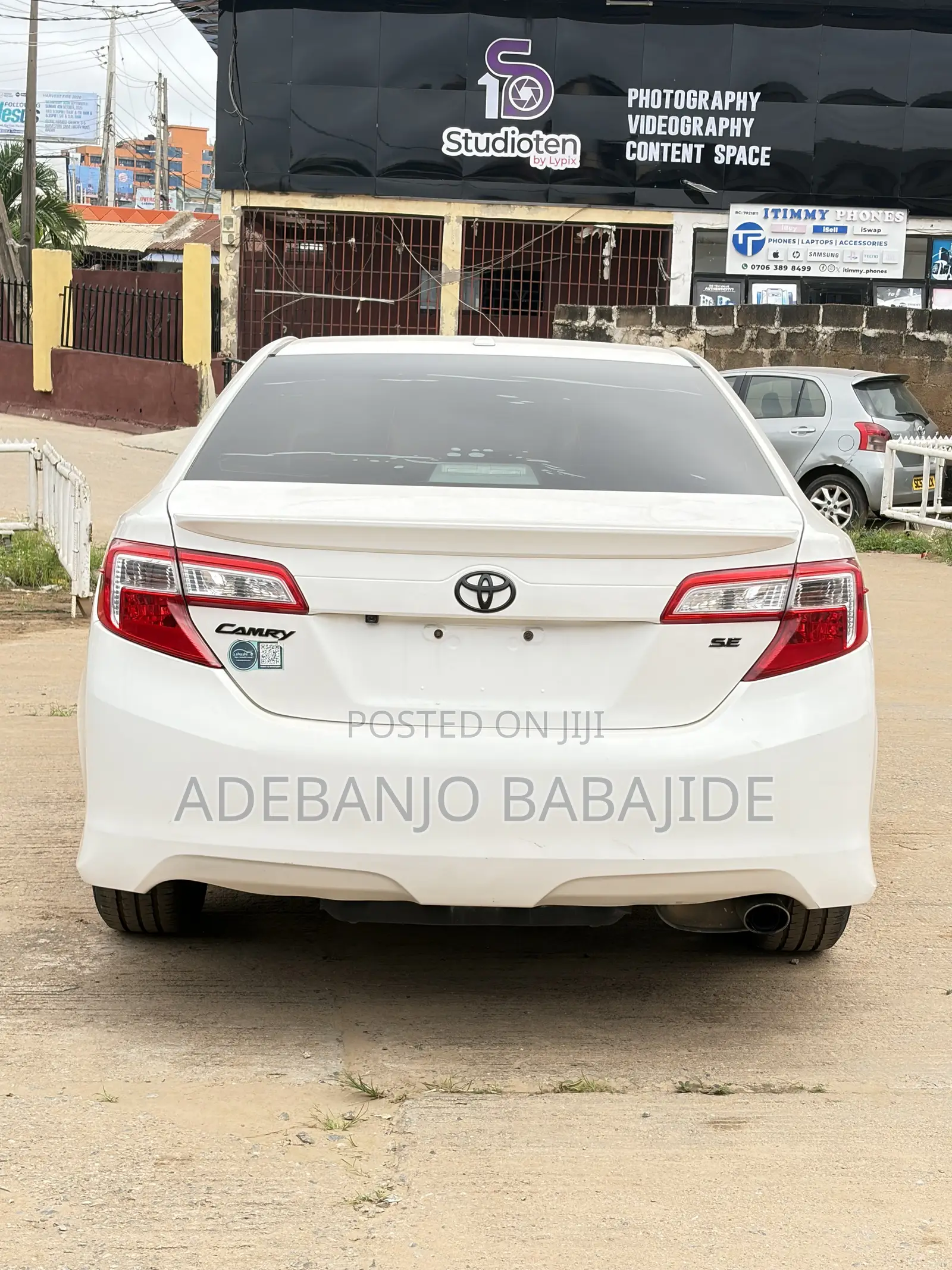 Toyota Camry SE 4dr Sedan (2.5L 4cyl 6A) 2013 White