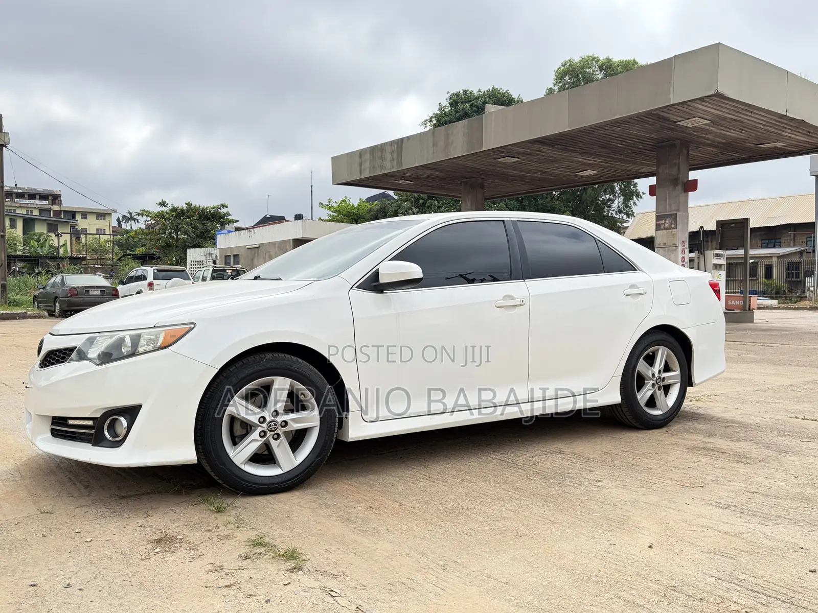 Toyota Camry SE 4dr Sedan (2.5L 4cyl 6A) 2013 White