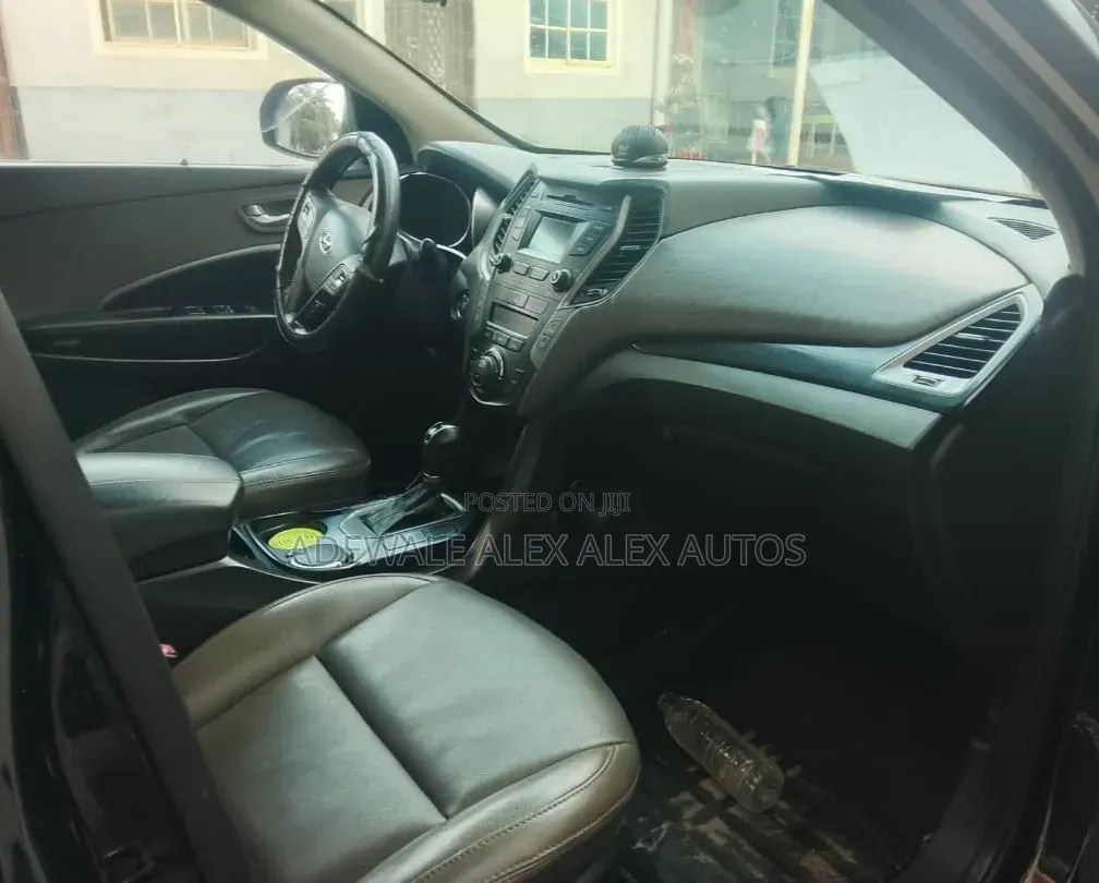 Hyundai Santa Fe 2013 Black