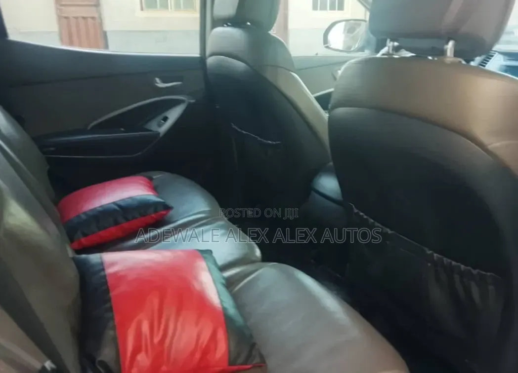 Hyundai Santa Fe 2013 Black