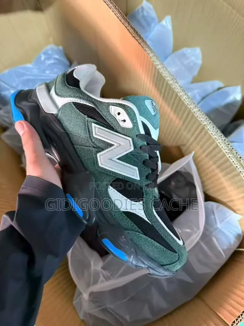 Men's New Balance Chunky Sneakers Size 41-45