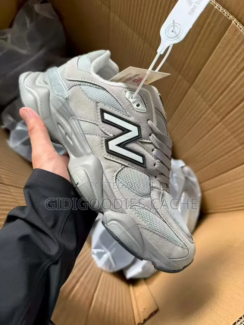 Men's New Balance Chunky Sneakers Size 41-45