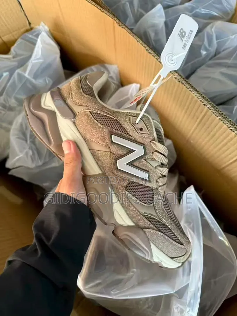 Men's New Balance Chunky Sneakers Size 41-45