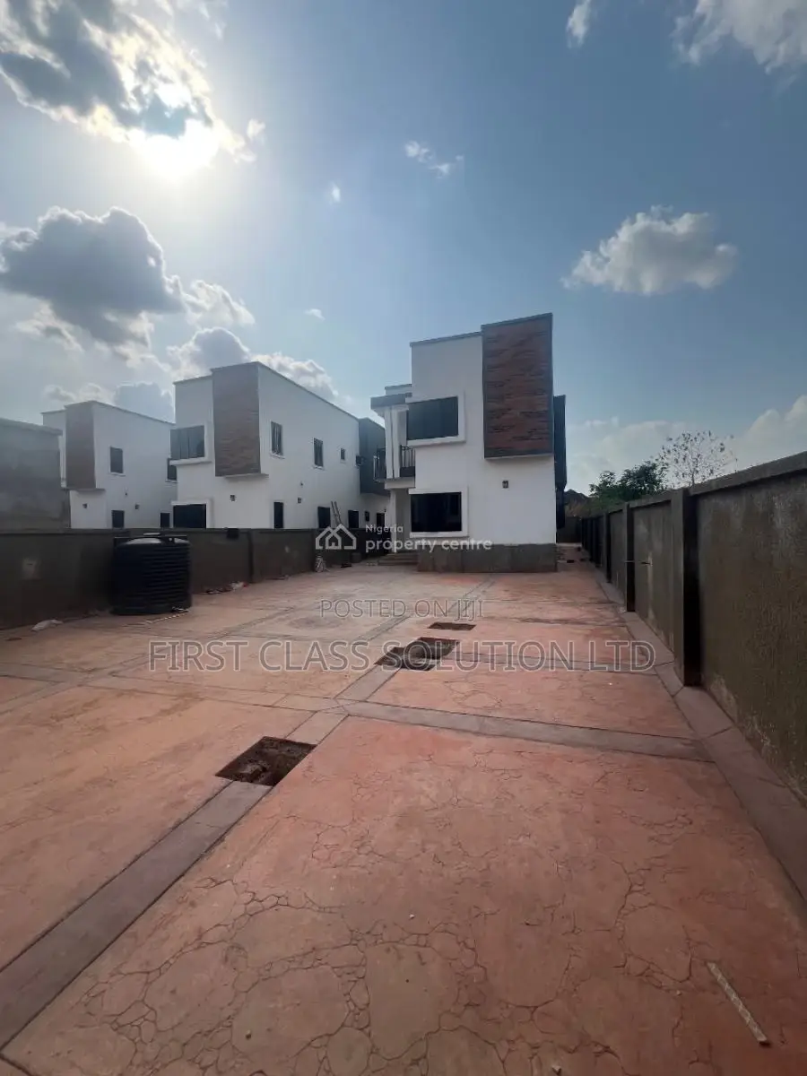 4bdrm Duplex in Enugu State for sale