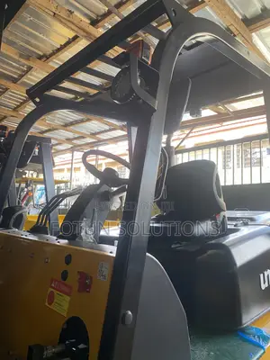 Fork Lift Mobile Machine
