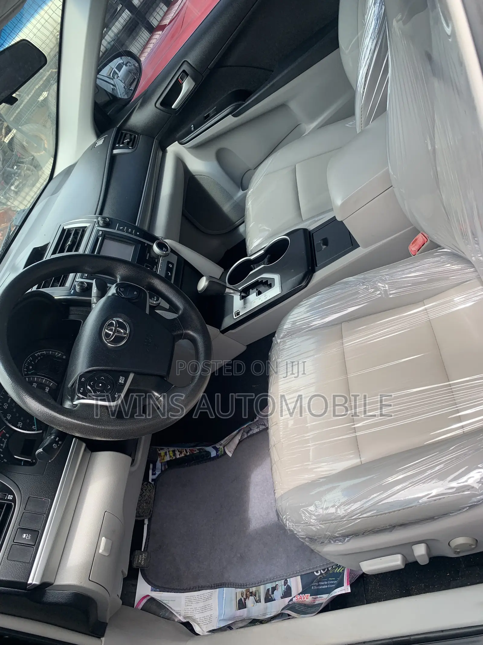 Toyota Camry LE 4dr Sedan (2.5L 4cyl 6A) 2012 Gray