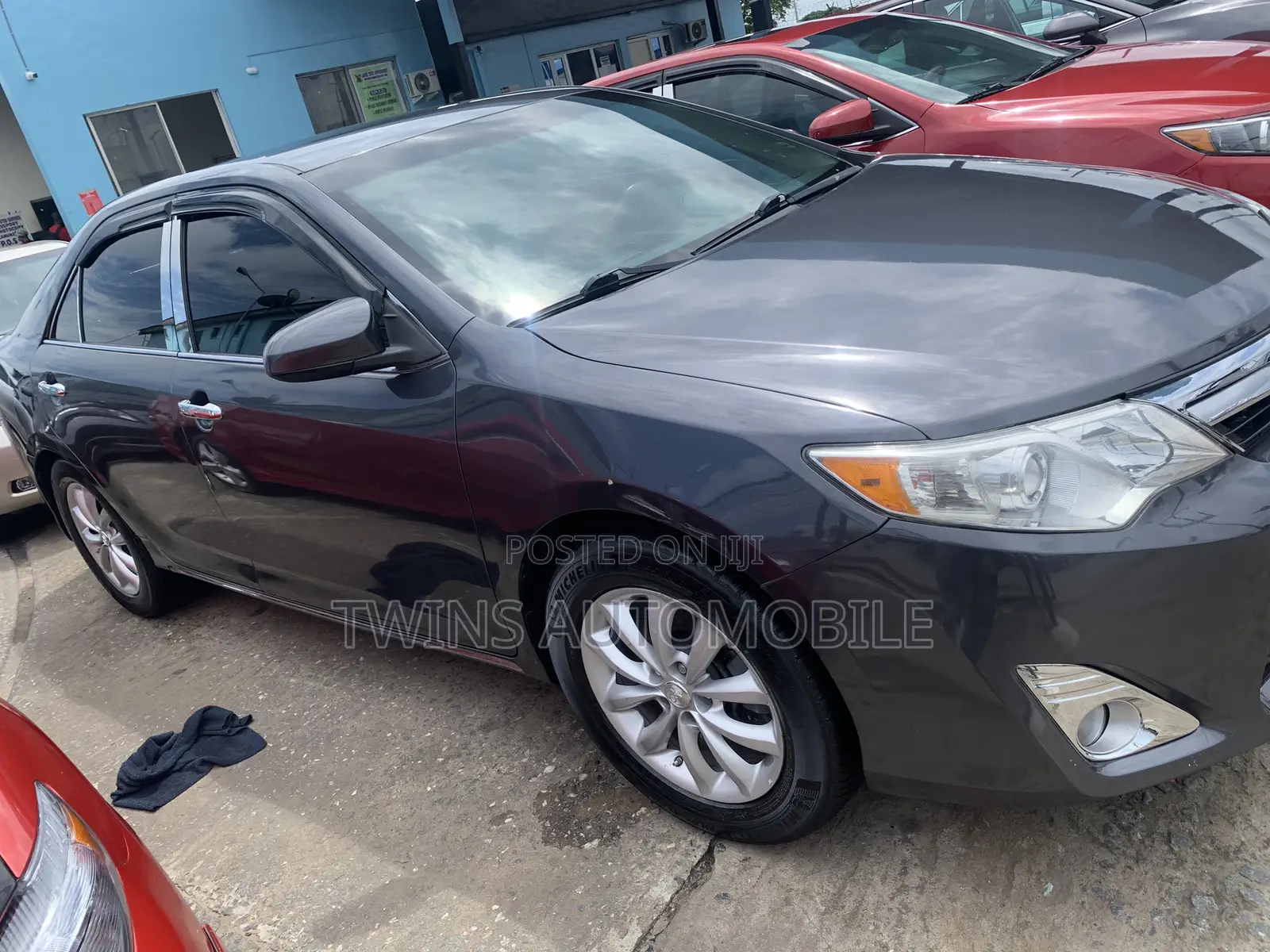 Toyota Camry LE 4dr Sedan (2.5L 4cyl 6A) 2012 Gray