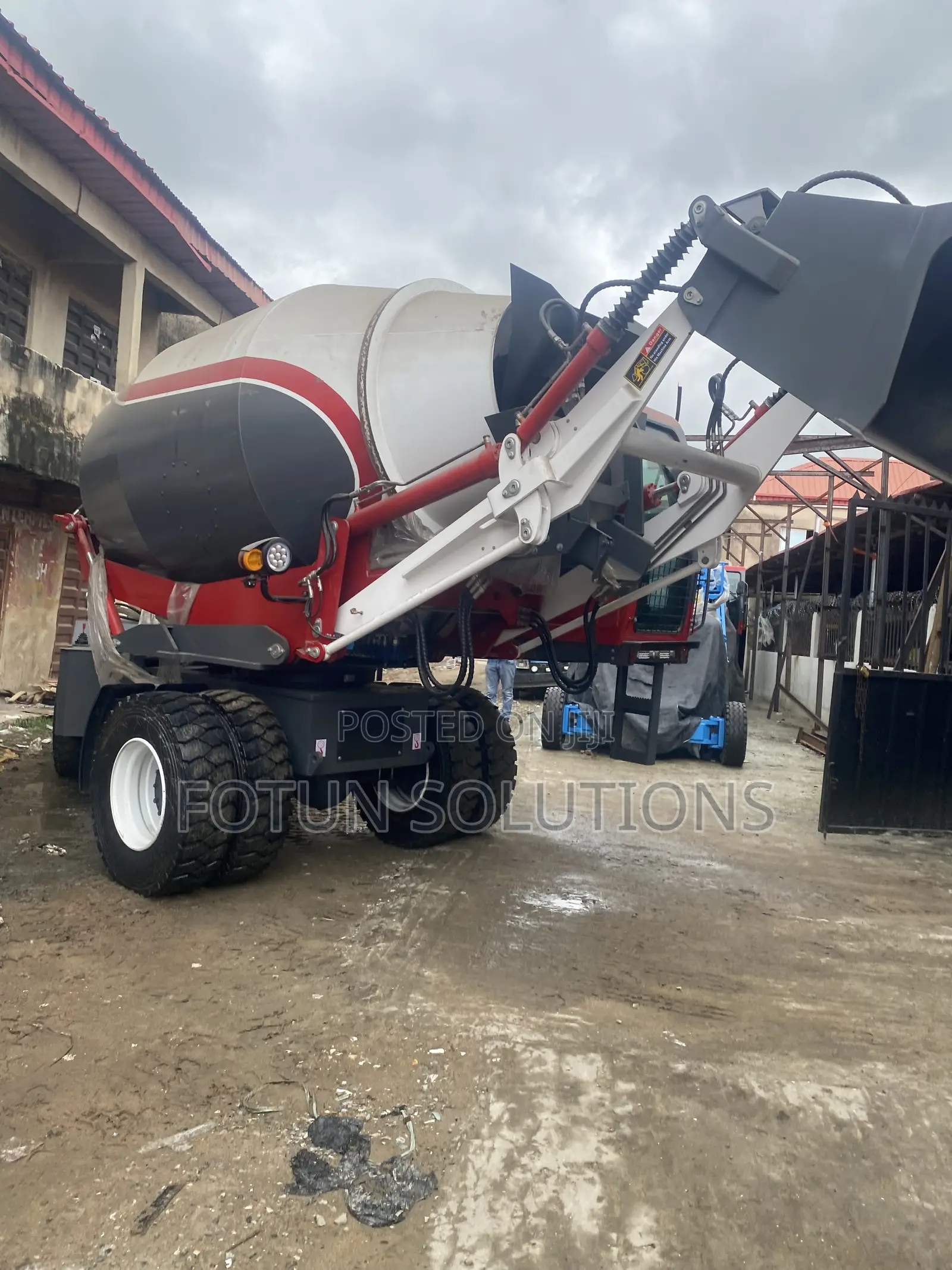 Mobile Concrete Mixer 7.5cubic
