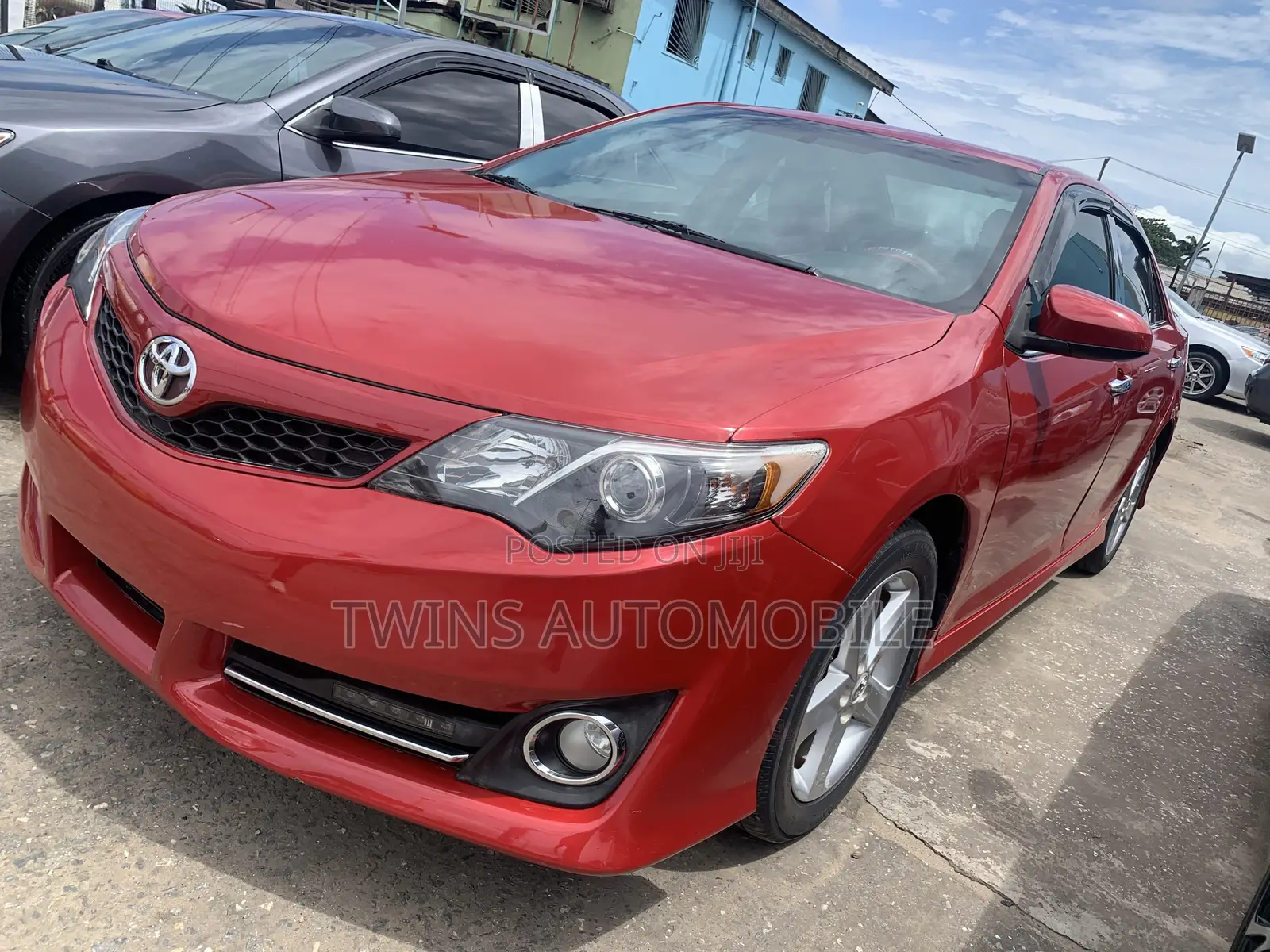 Toyota Camry SE 4dr Sedan (2.5L 4cyl 6A) 2013 Red