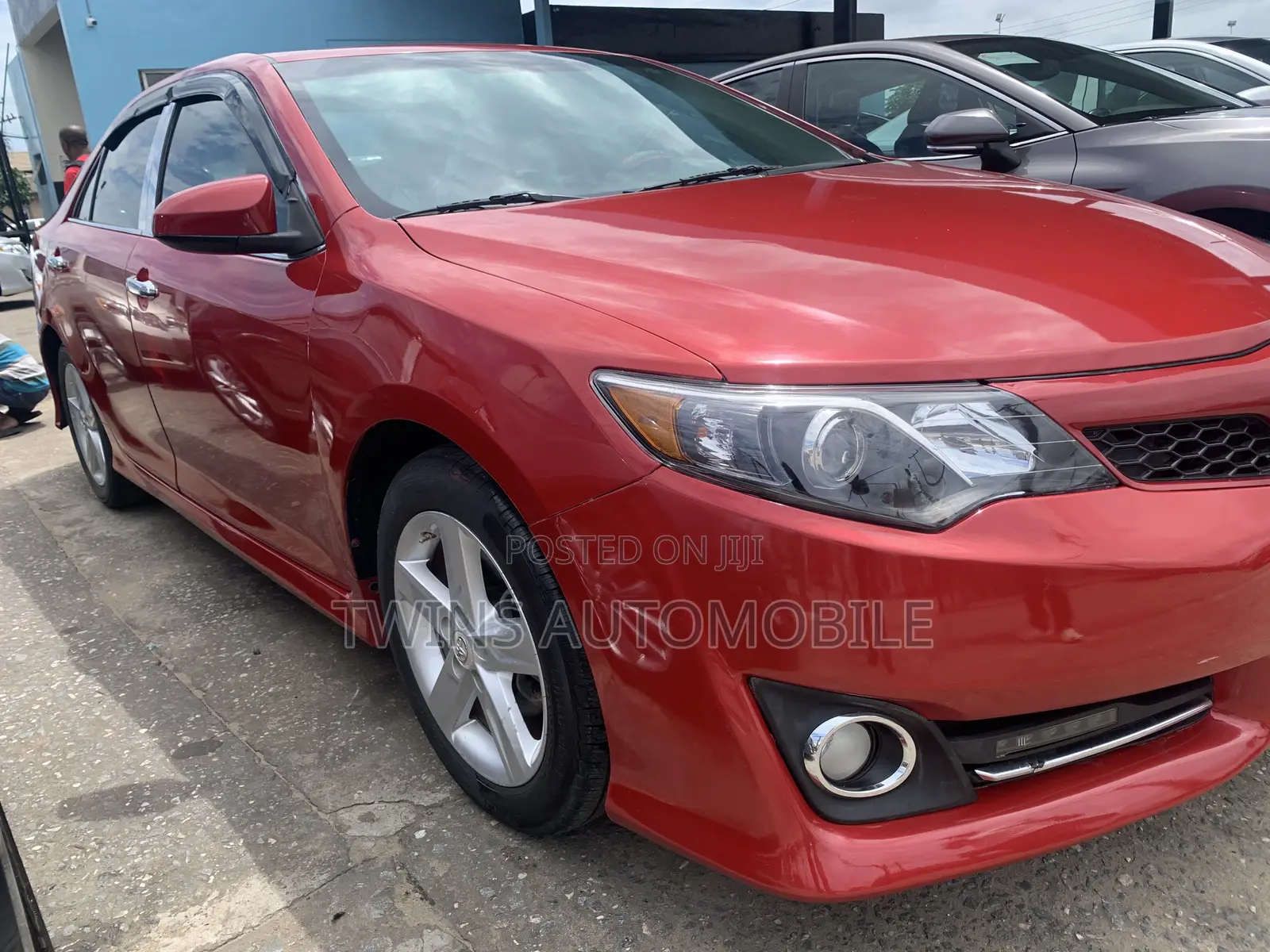 Toyota Camry SE 4dr Sedan (2.5L 4cyl 6A) 2013 Red