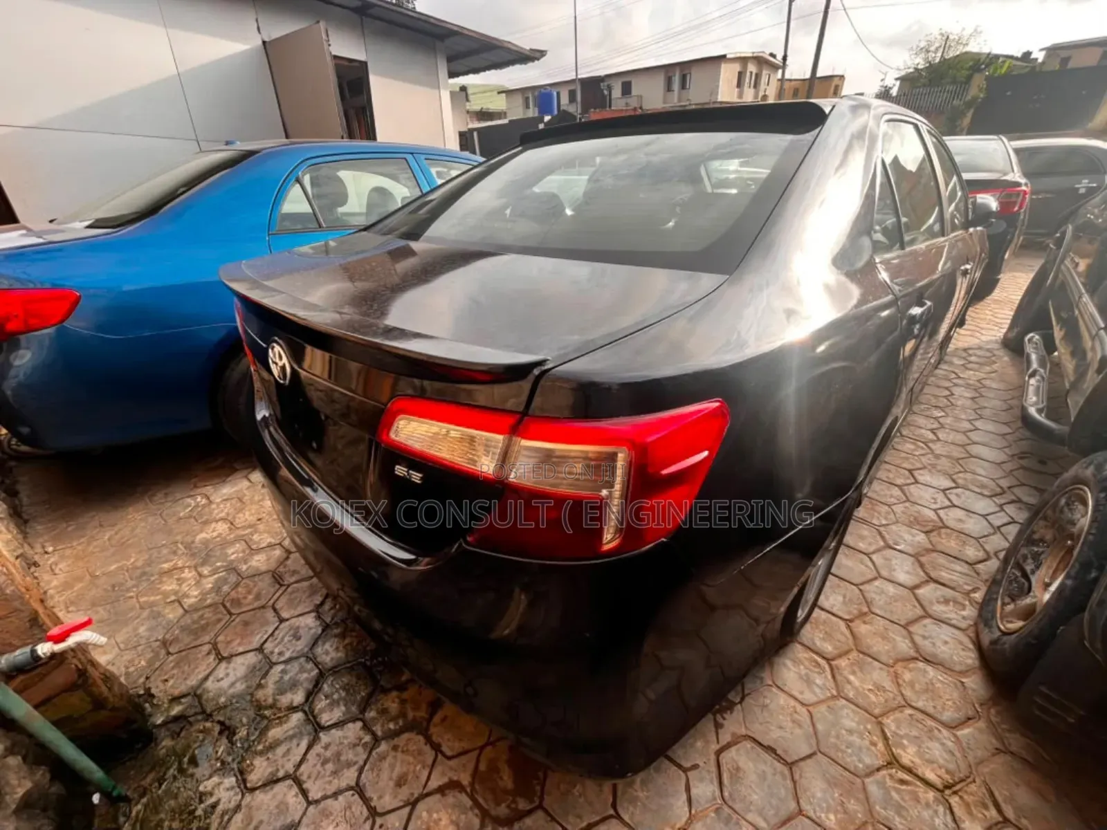 Toyota Camry SE 4dr Sedan (2.5L 4cyl 6A) 2012 Gray