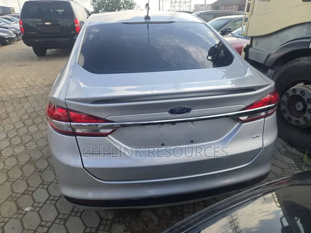 Ford Fusion 2018 Silver