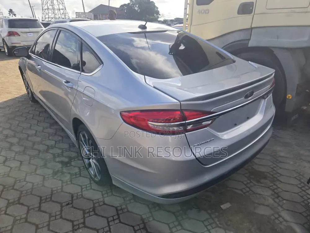 Ford Fusion 2018 Silver