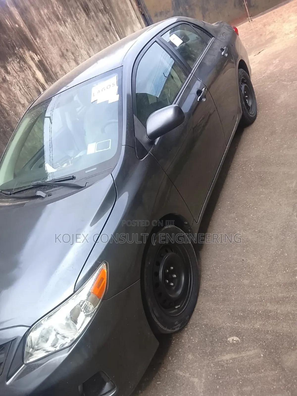 Toyota Corolla LE 4dr Sedan (1.8L 4cyl 4A) 2012 Gray