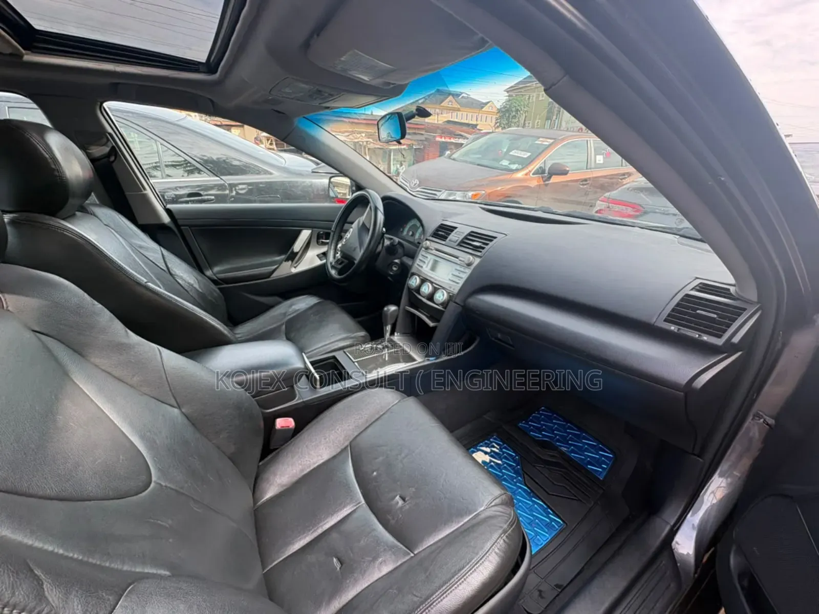 Toyota Corolla LE 4dr Sedan (1.8L 4cyl 4A) 2012 Gray
