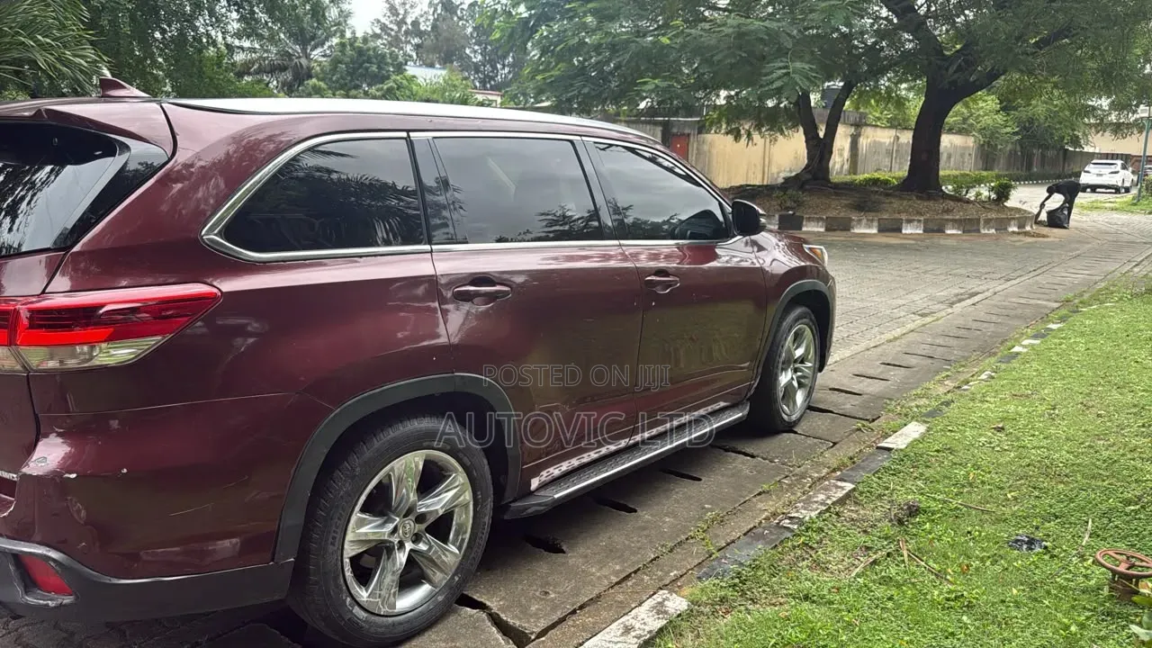 Toyota Highlander Limited 4dr SUV AWD (3.5L 6cyl 6A) 2015 Red