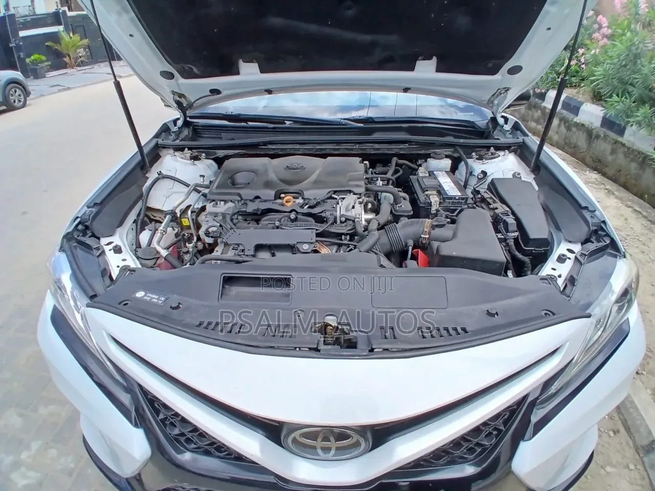 Toyota Camry 2019 White