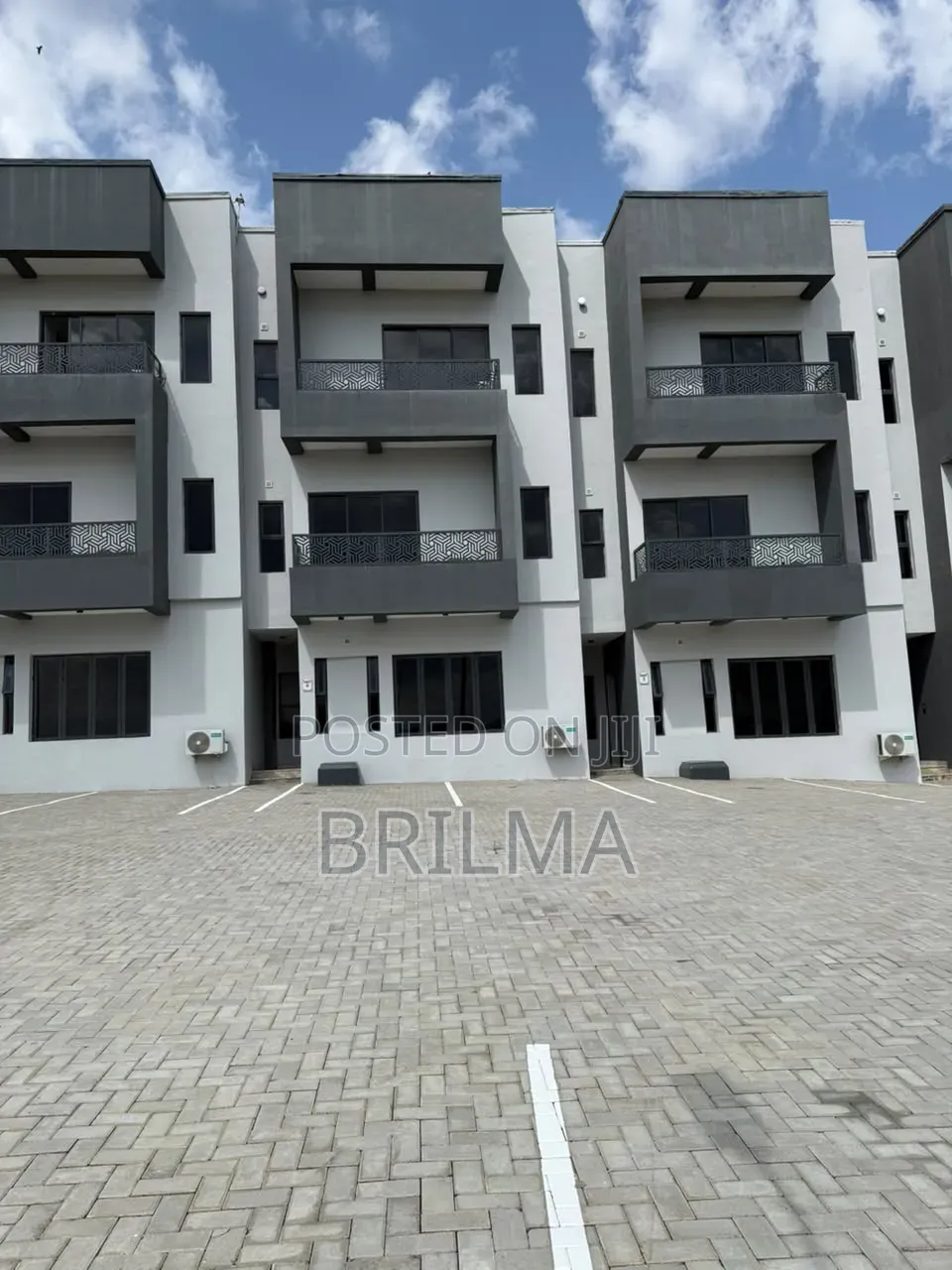4bdrm Duplex in Guzape District for sale
