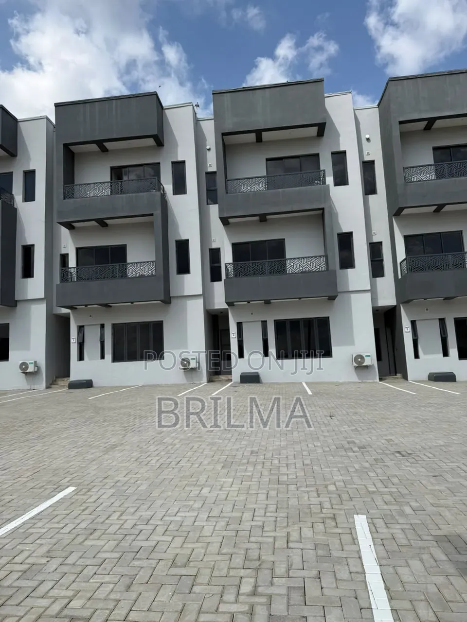 4bdrm Duplex in Guzape District for sale