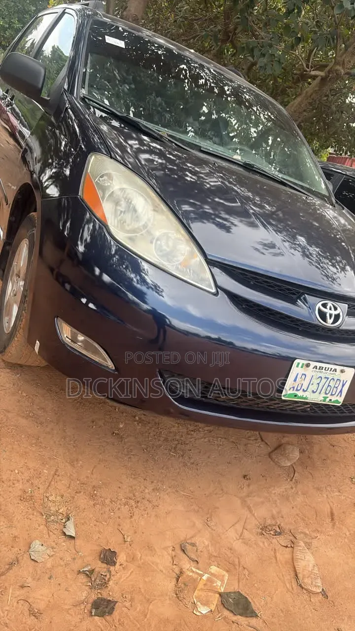 Toyota Sienna 2005 Blue