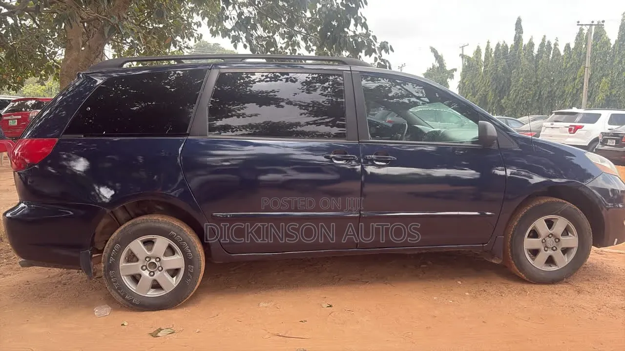 Toyota Sienna 2005 Blue