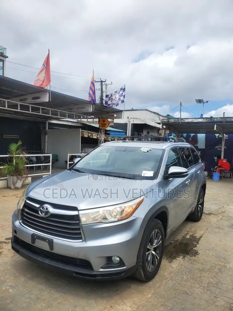 Toyota Highlander XLE V6 4x4 (3.5L 6cyl 6A) 2016 Silver