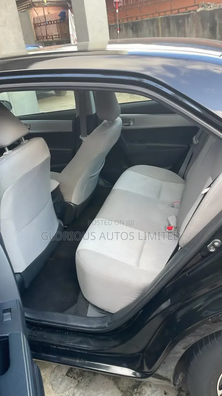 Toyota Corolla LE Eco 4dr Sedan (1.8L 4cyl CVT) 2015 Black