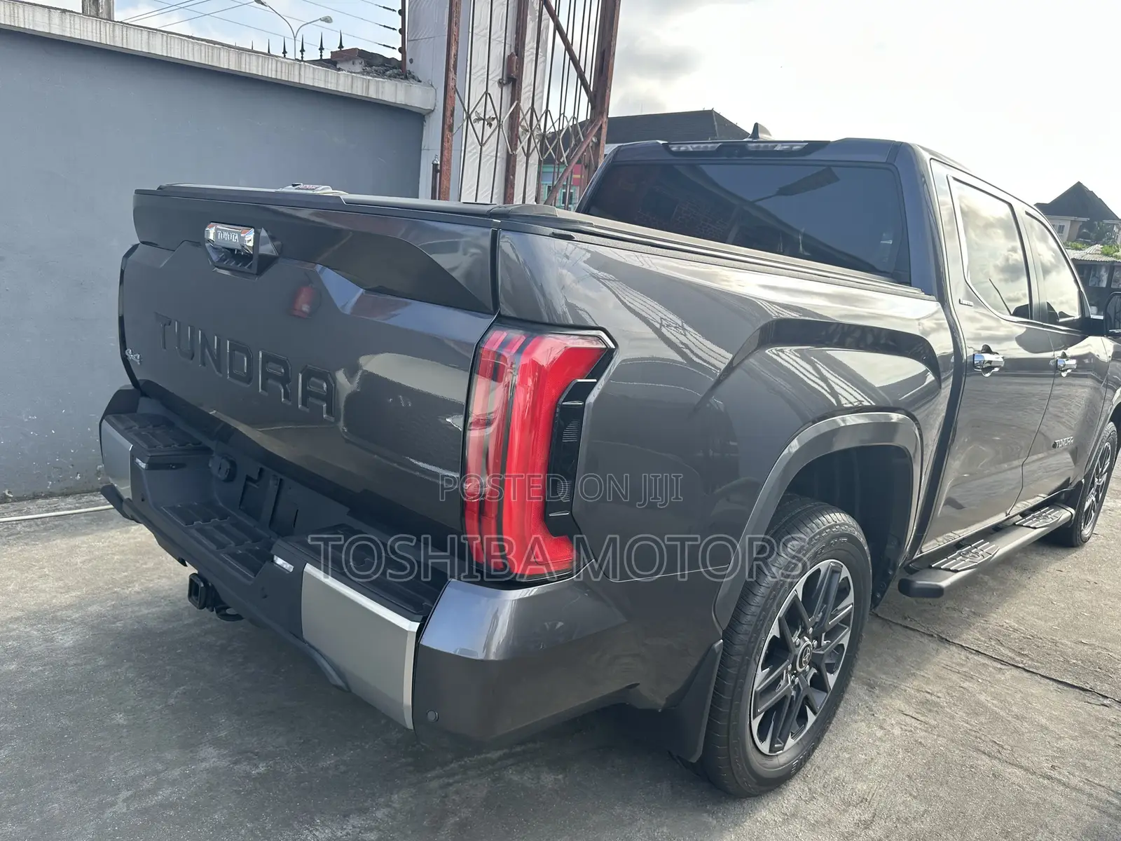 Toyota Tundra 2024 Gray