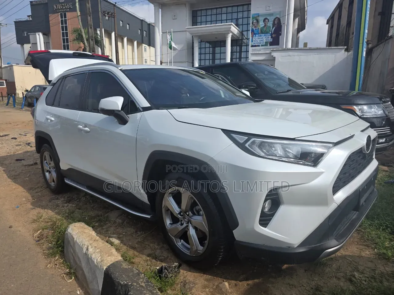 Toyota RAV4 Limited 2022 White