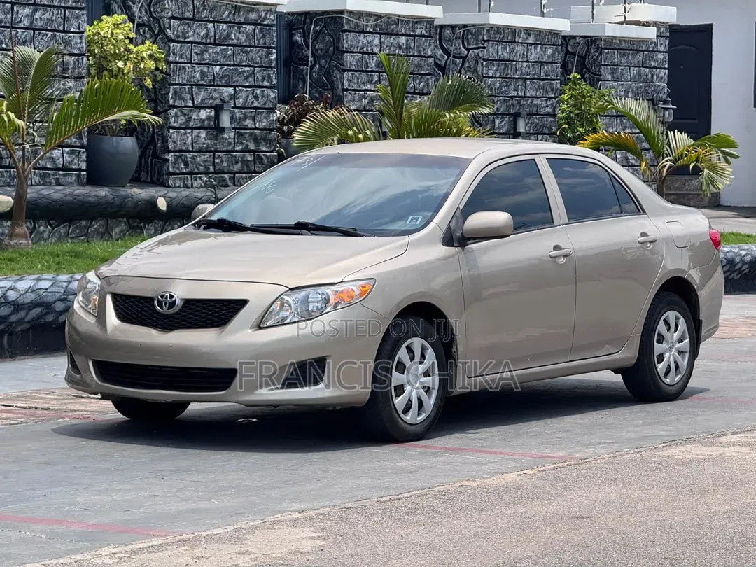 Toyota Corolla 2010 Gold