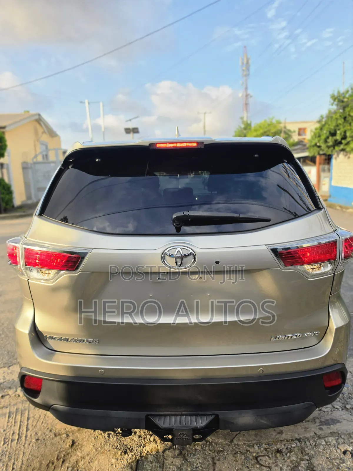 Toyota Highlander Limited 4dr SUV AWD (3.5L 6cyl 6A) 2014 Gold
