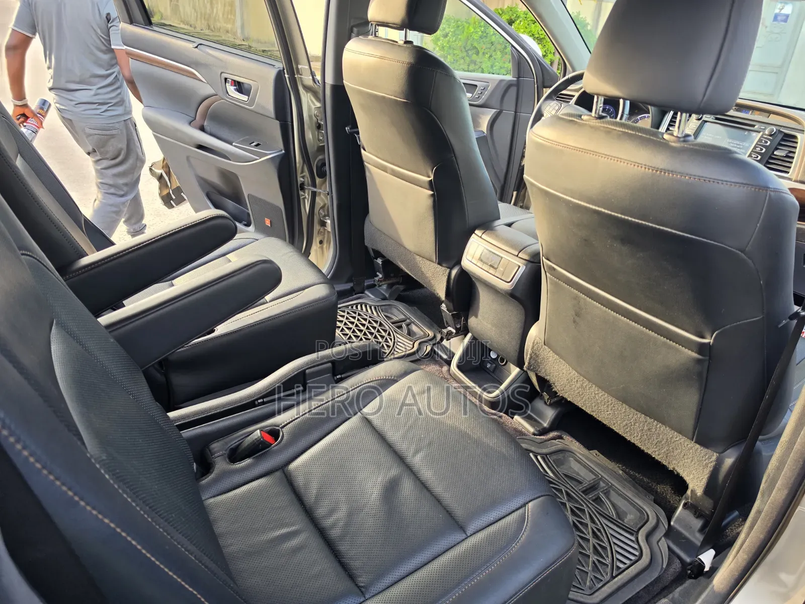 Toyota Highlander Limited 4dr SUV AWD (3.5L 6cyl 6A) 2014 Gold