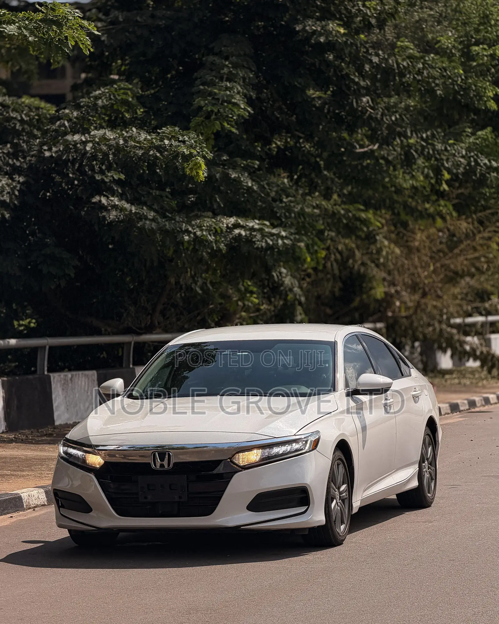 Honda Accord LX 2018 White
