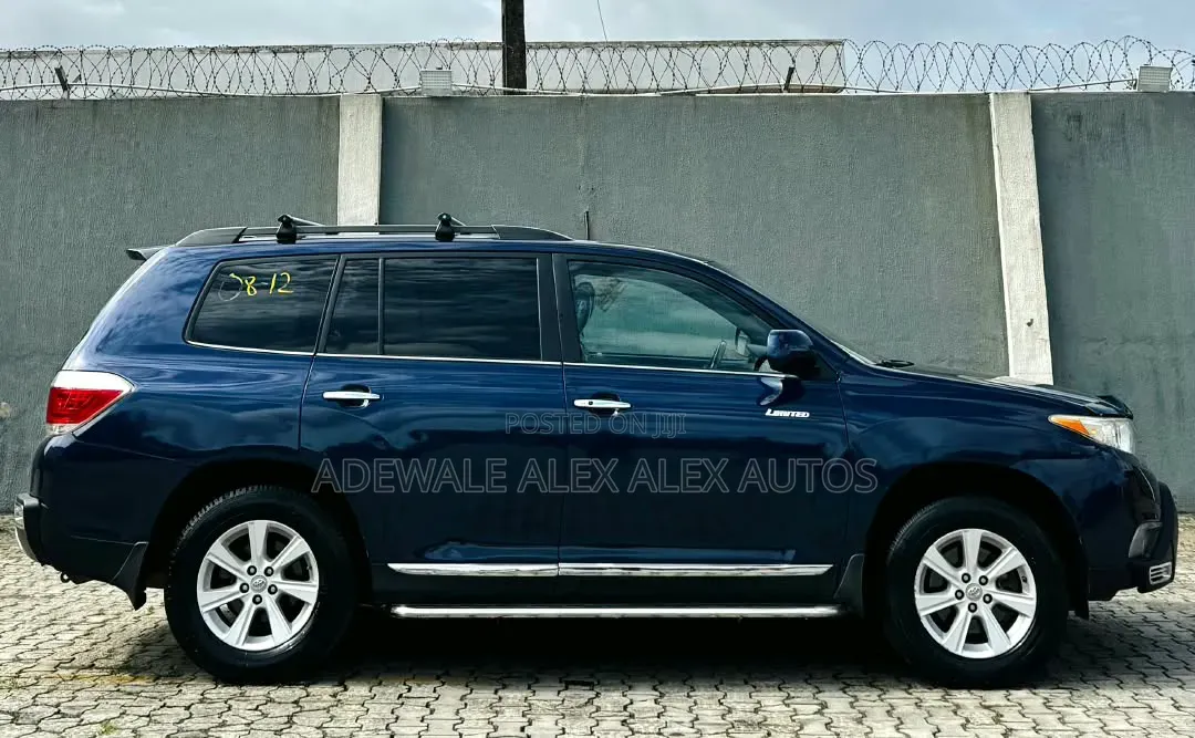 Toyota Highlander 2013 Blue