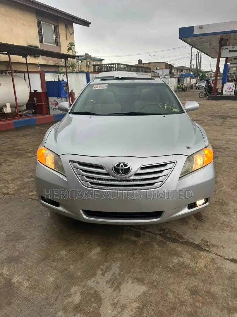 Toyota Camry XLE V6 4dr Sedan (3.5L 6cyl 6AM) 2008 Silver