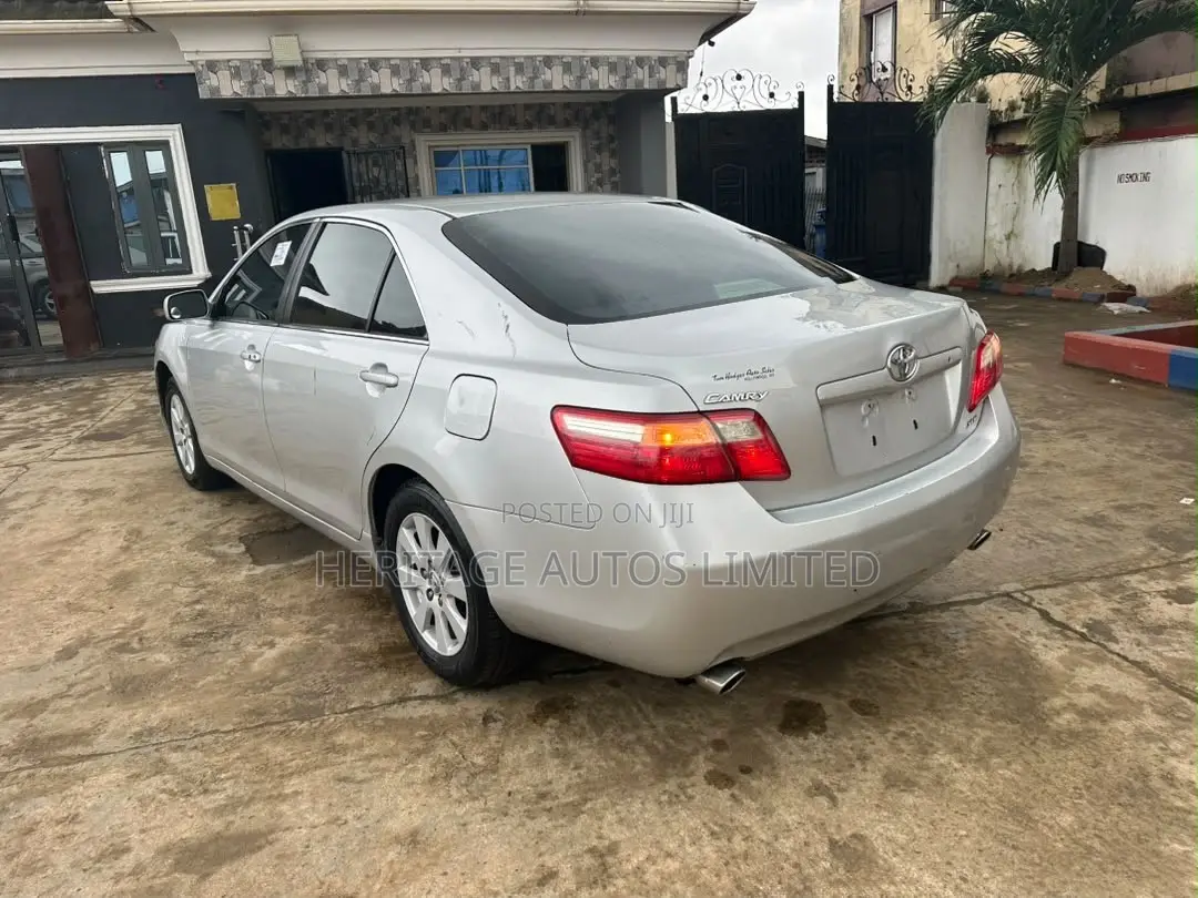 Toyota Camry XLE V6 4dr Sedan (3.5L 6cyl 6AM) 2008 Silver