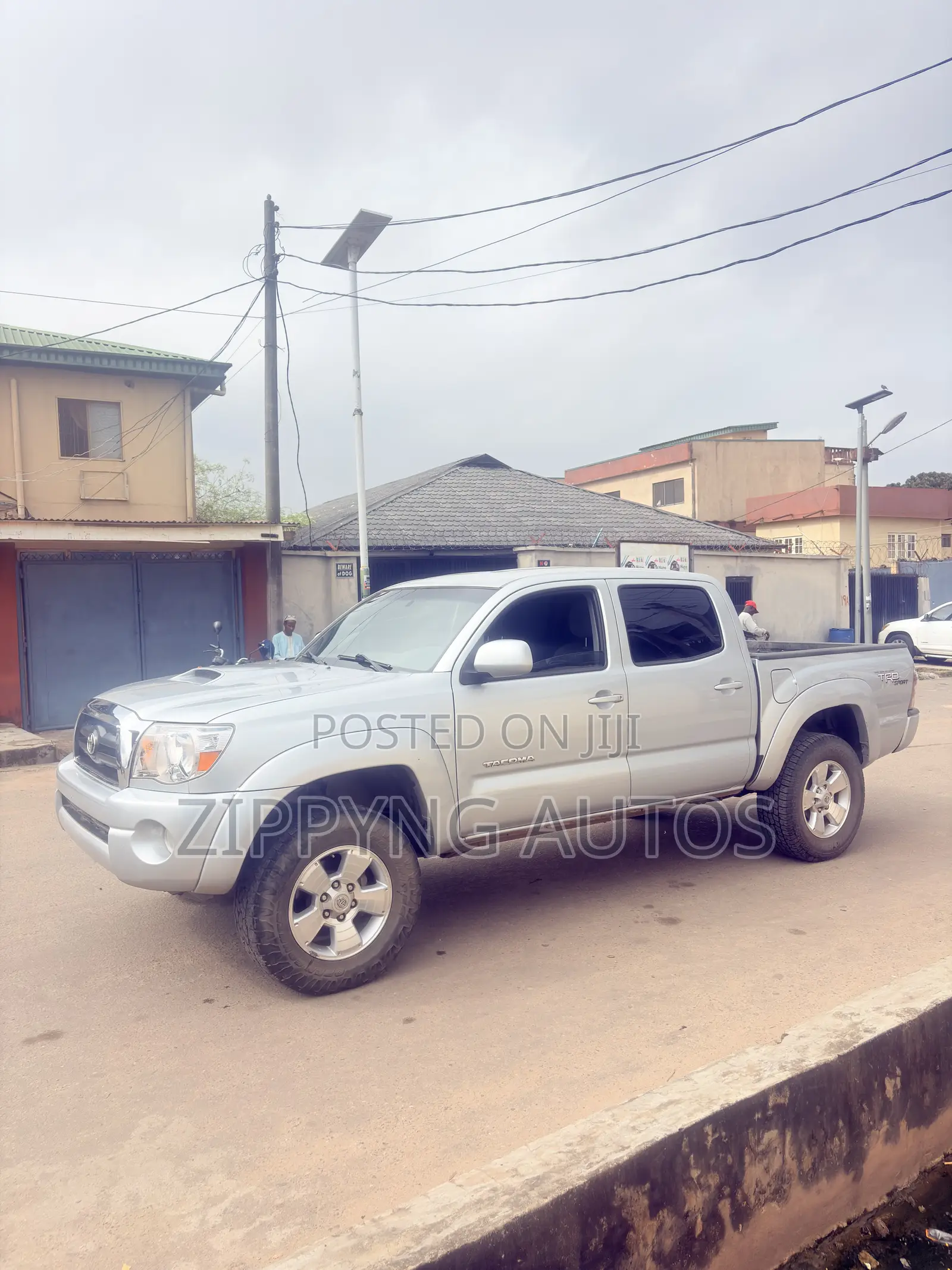 Toyota Tacoma X-Runner V6 2010 Silver