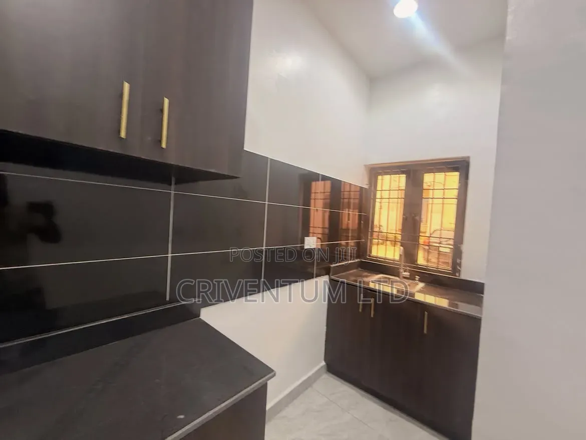 3bdrm Duplex in Karmo for sale