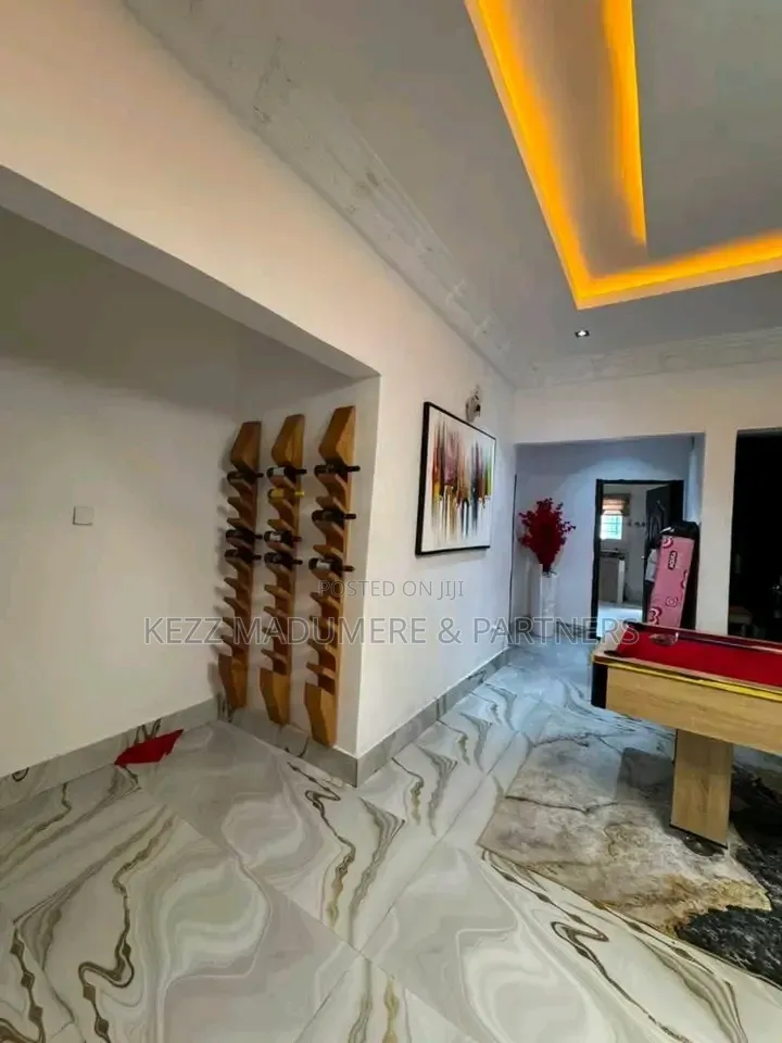 6bdrm Block of Flats in Cedarwood Estate, New Layout for sale