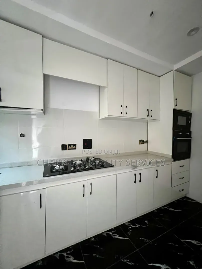 2bdrm Duplex in Lekki Phase 2 for sale