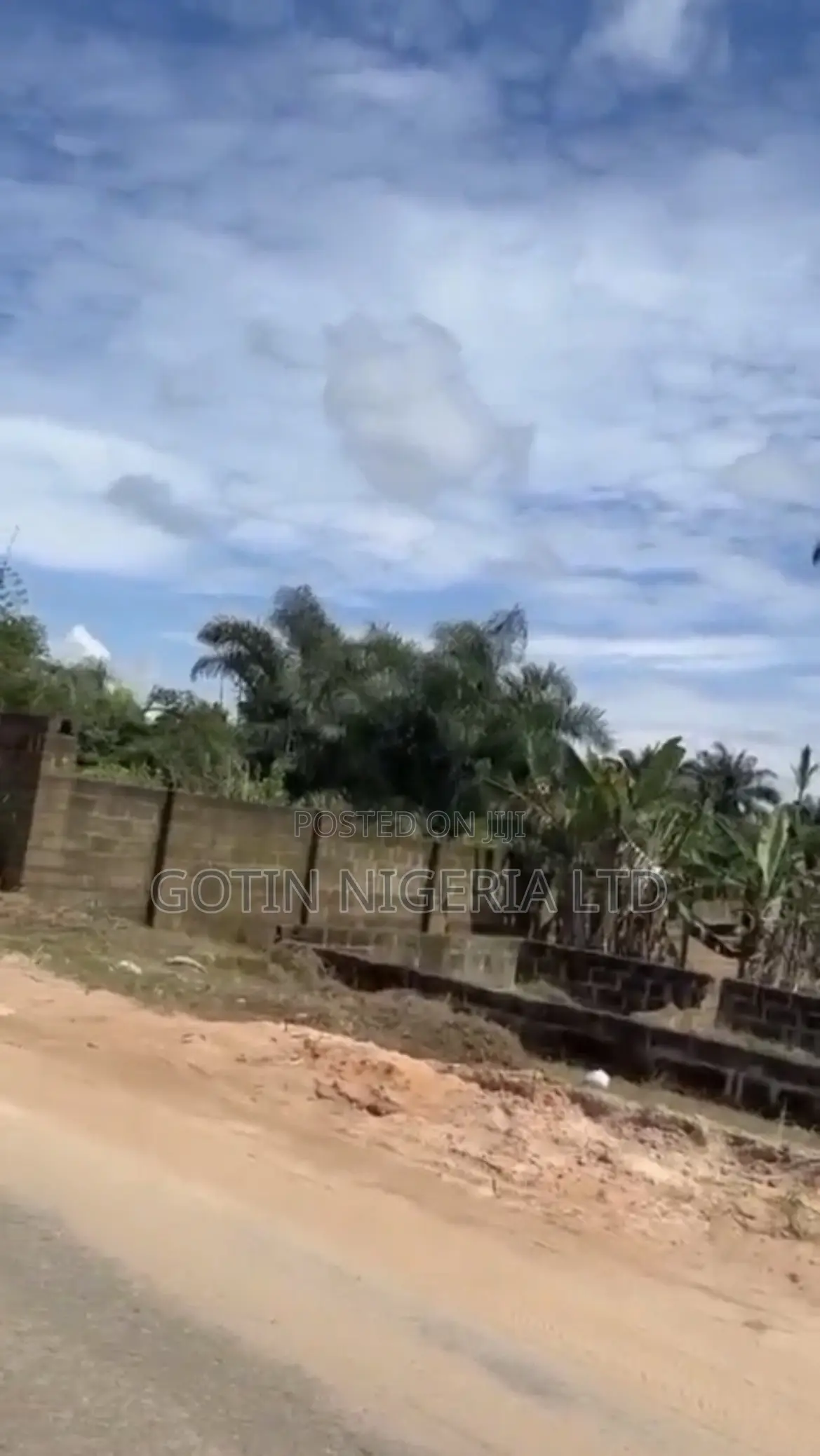 DISTRESS SALE!! 50×100ft Land Along Amagba Tarred Road