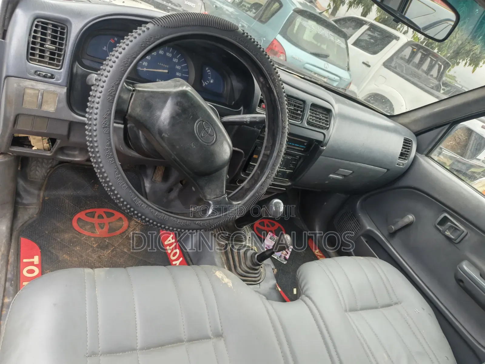 Toyota Hilux 2003 White