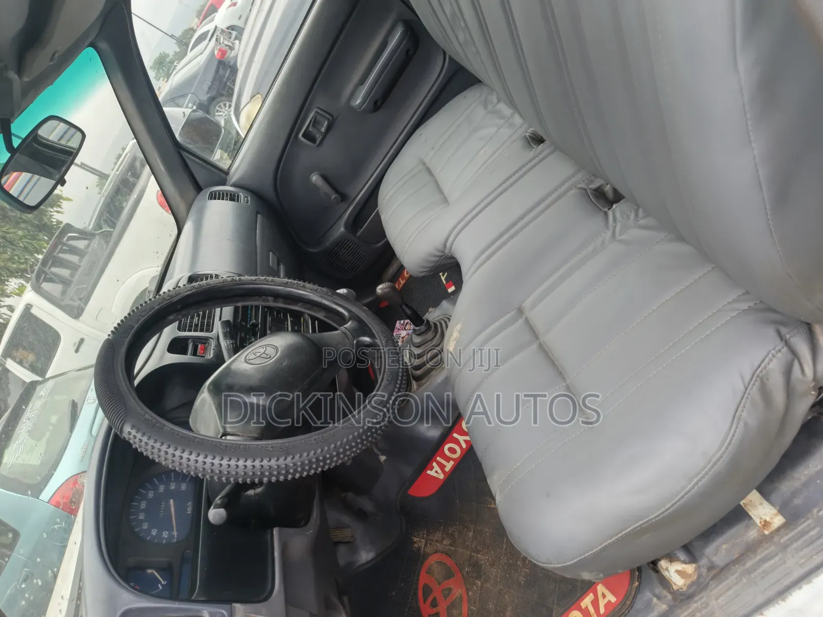 Toyota Hilux 2003 White