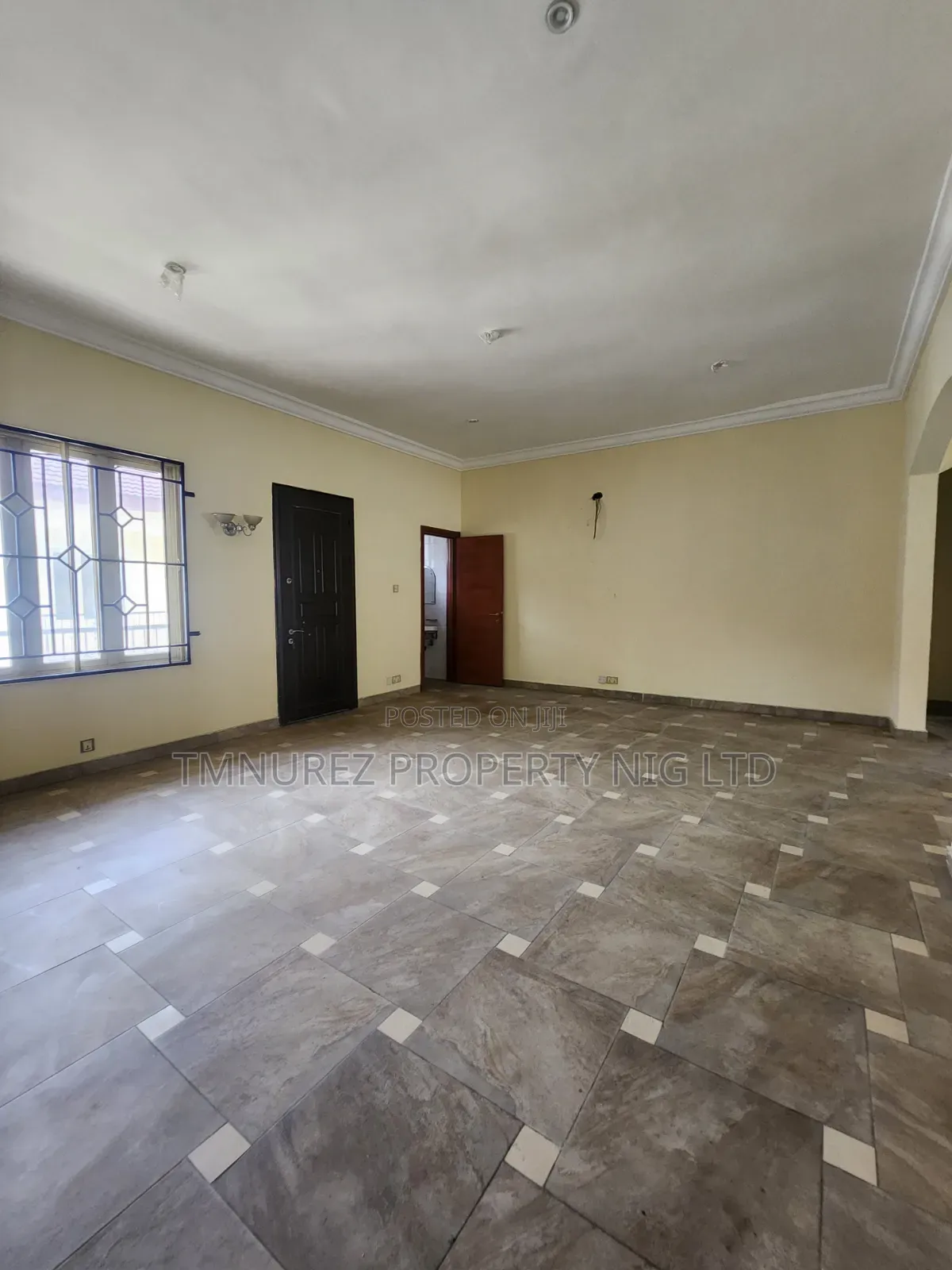 3bdrm Apartment in Chevron for rent