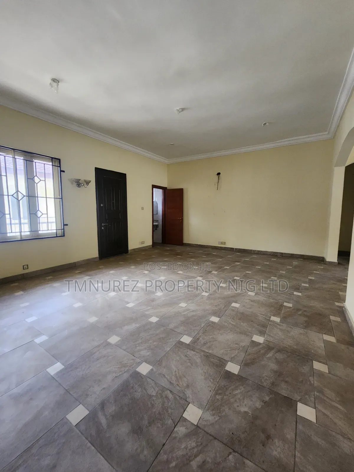 3bdrm Apartment in Chevron for rent