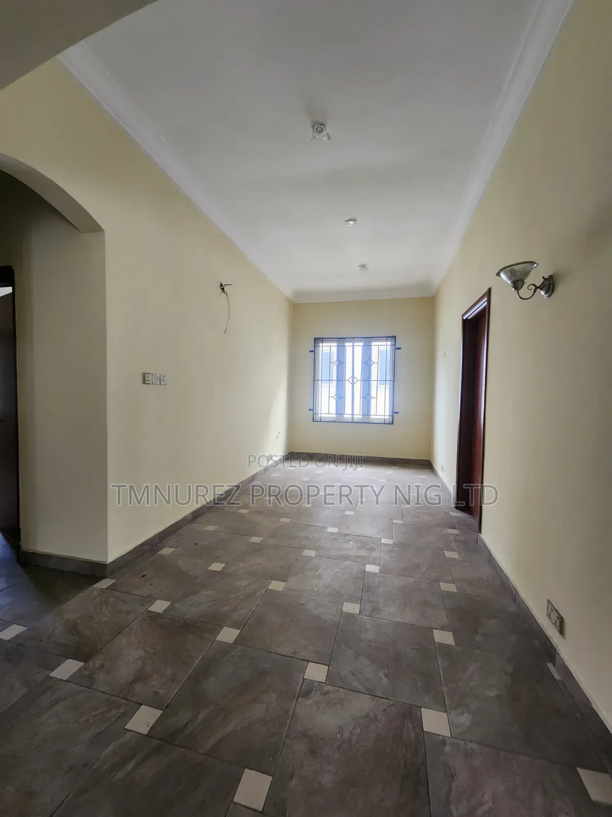 3bdrm Apartment in Chevron for rent