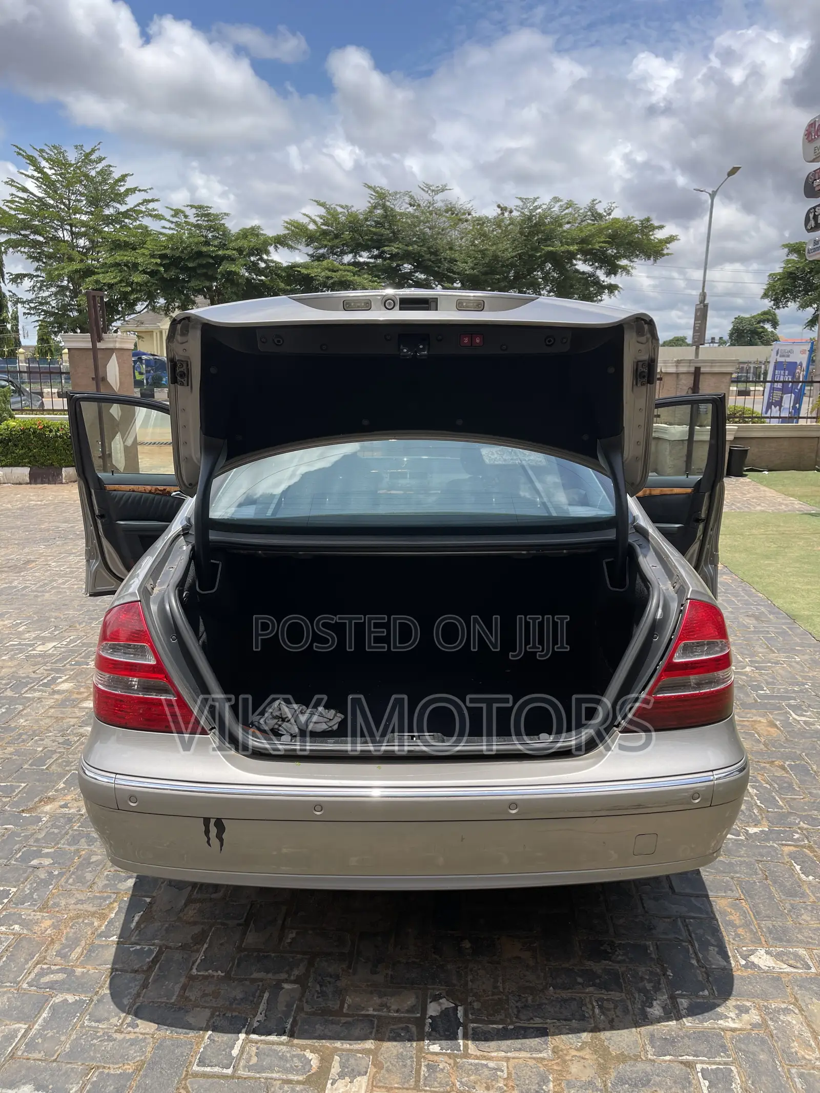 Mercedes-Benz E350 Base 4Matic Wagon AWD (3.5L 6cyl 5A) 2007 Gold