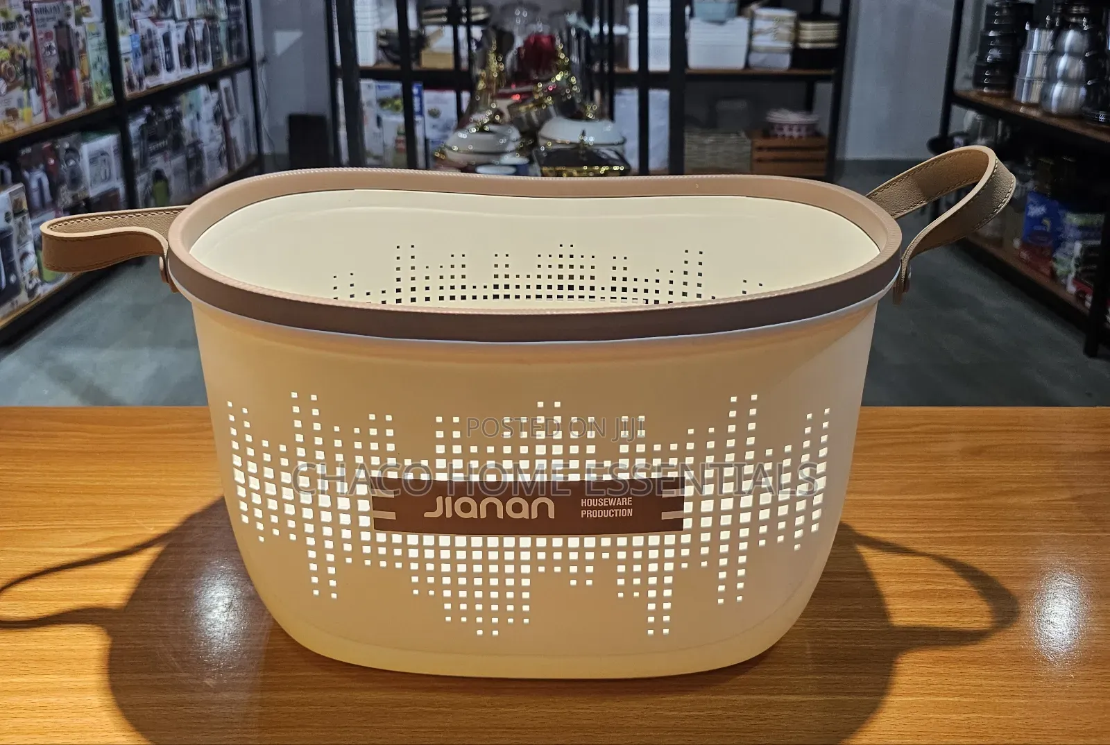Jianan Modern Plastic Storage Basket / Laundry Hamper