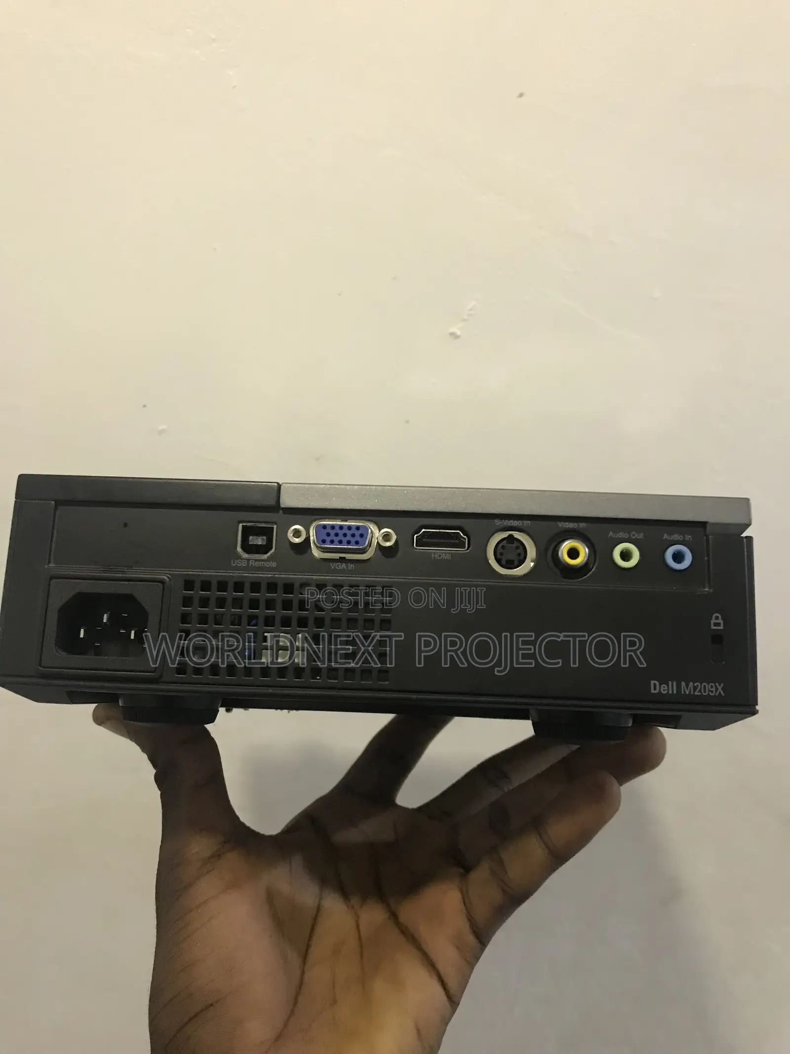 Dell M209X Portable Projector – Big Screen Brilliance Anywhere